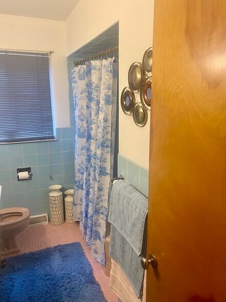 Building Photo - 1713 Shatto Ave