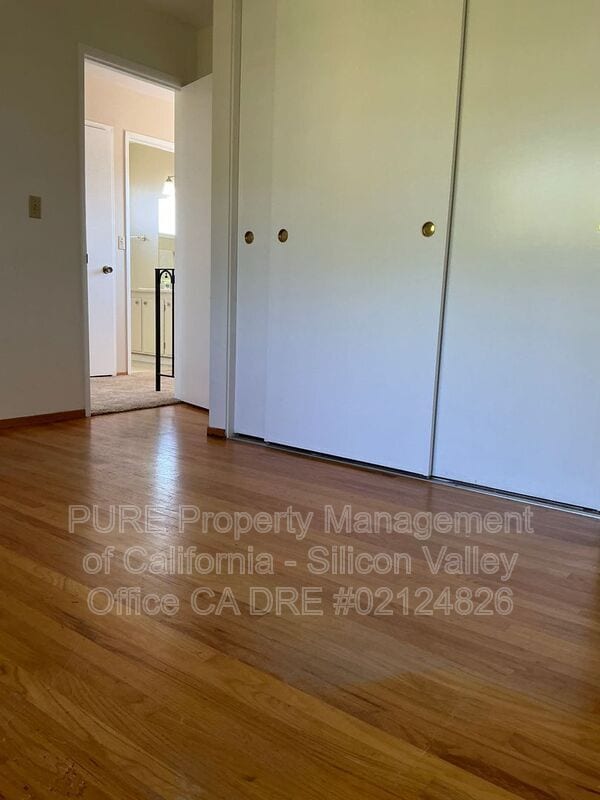 Building Photo - 5655 Glen Haven Ct