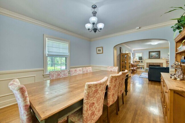 Building Photo - Beautiful 4 bedroom home in University Heights! Don't miss this one!