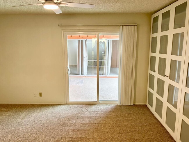 Building Photo - 2601 E Cinnabar Ave