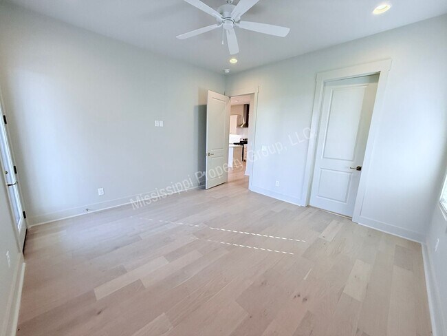 Building Photo - 3BR/3BA For Rent