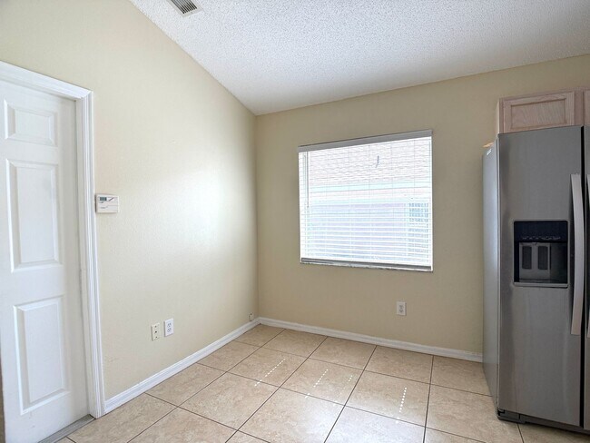 Building Photo - Lovely 4-Bed 2 Bath Pool Home in the Desirable Four Corners Area! Lawn Care & Pool Maintenance In...