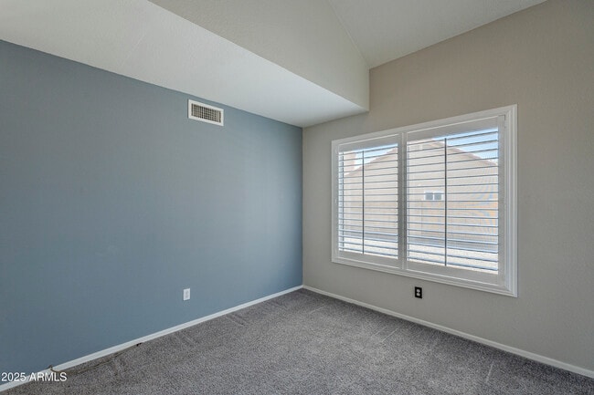 Building Photo - 2340 W Myrtle Dr