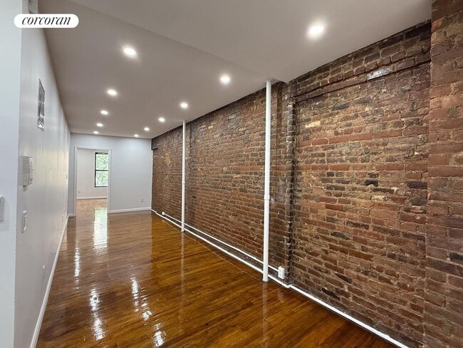 Building Photo - 208 Avenue B