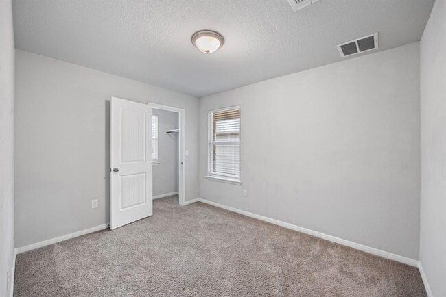 Building Photo - 14006 Macquarie Dr