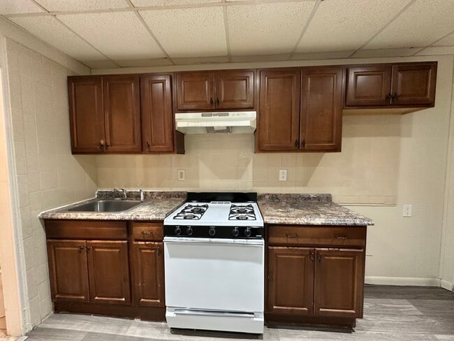 Building Photo - 818 22nd St