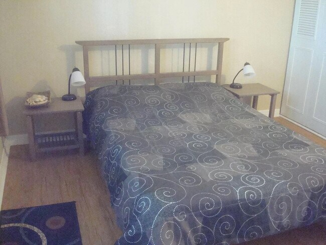 Smaller Bedroom - 415 N Halifax Ave