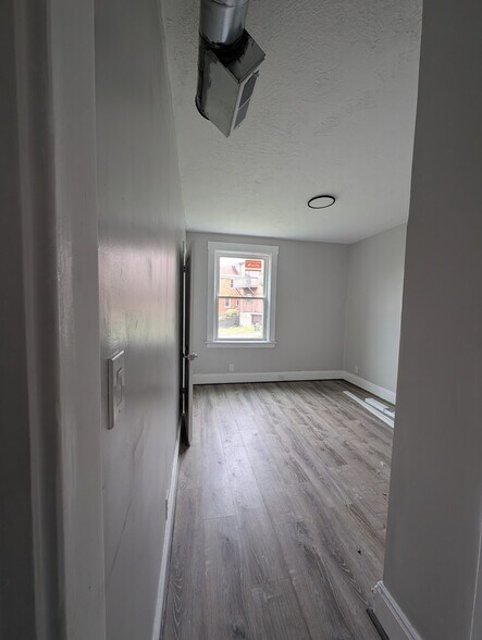 Building Photo - 134 Stamm Ave