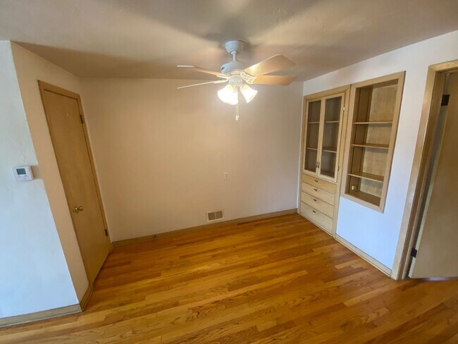 Building Photo - 2534 J St