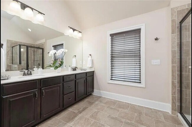 Building Photo - 7860 Highland Bluff