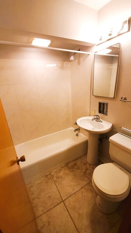 Building Photo - 2903 Oakland Rd NE