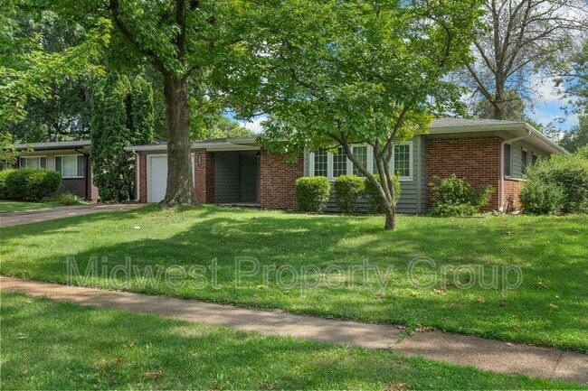 Building Photo - 3110 N Waterford Dr