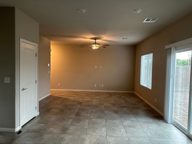 Building Photo - 3816 Antilia Ave