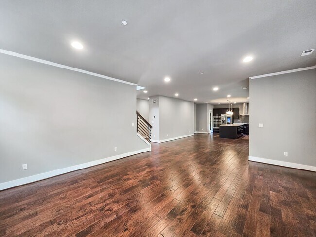Building Photo - Modern 5-Bedroom Kirkland Home with Solar ...