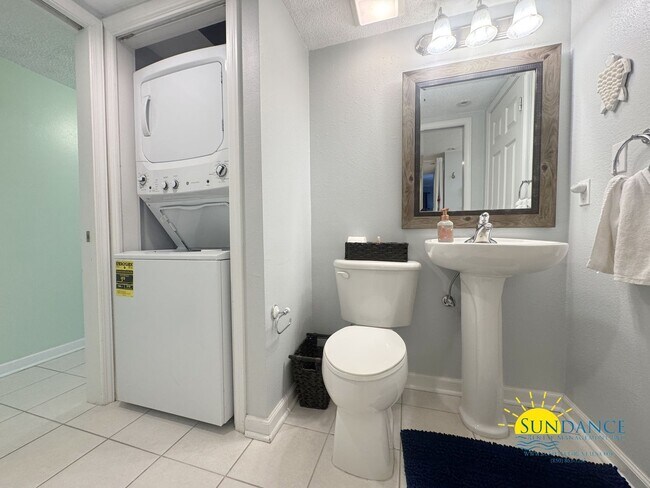 Building Photo - FURNISHED waterfront condo in Desirable In...