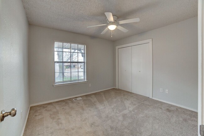 Building Photo - Charming Updated 3-Bedroom Home in South B...
