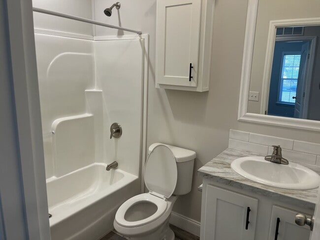 Building Photo - 336 Waddell St