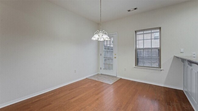 Building Photo - 3000 SW Windrift Ave