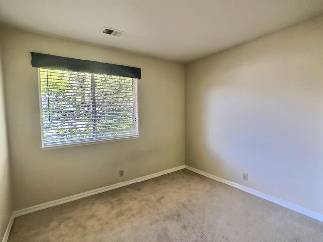 Building Photo - Spacious 4 Bedroom House in Berryessa Area