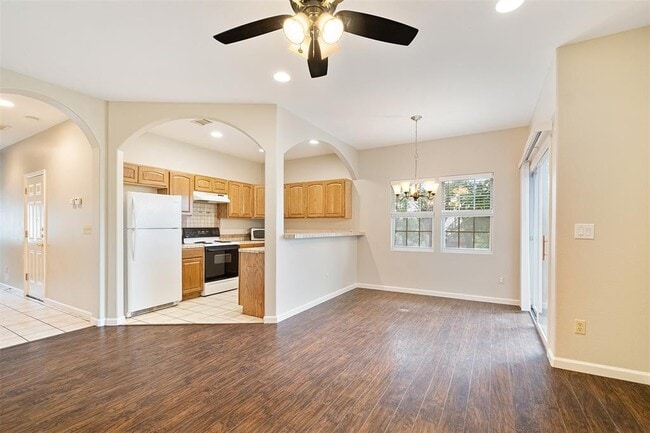 Building Photo - 1005 Canyon Edge Dr