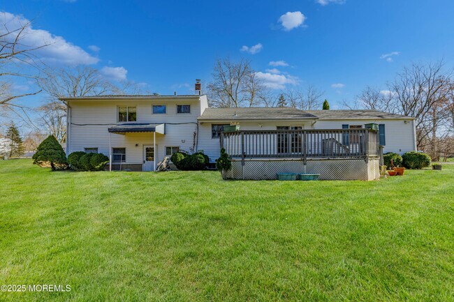 Building Photo - 150 Cloverdale Cir