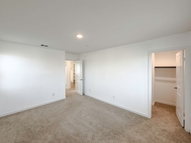 Building Photo - Newer Construction, Exquisite 4 Bedroom + ...