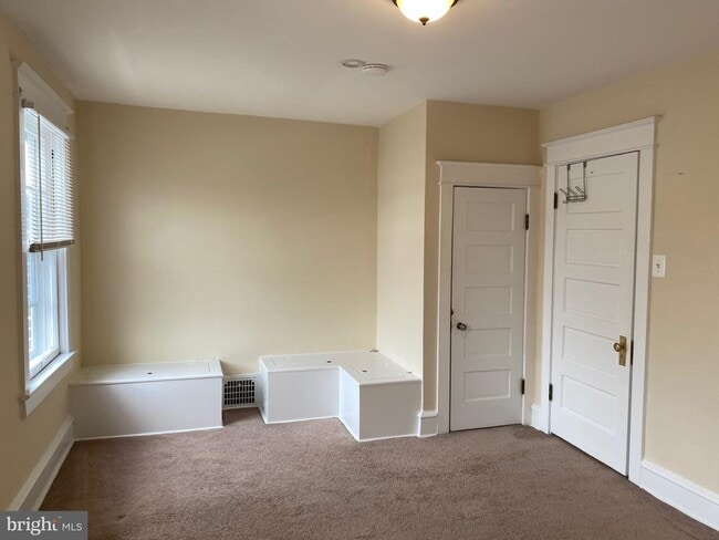 Building Photo - 105 Cooper Ave