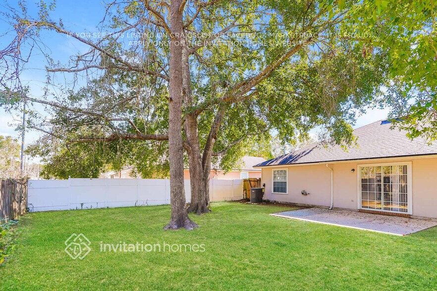 Building Photo - 1736 Northglen Cir