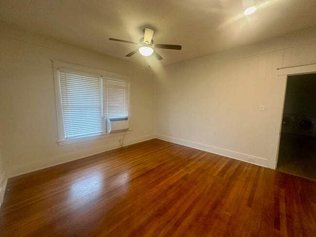 Building Photo - 670 Goodman St