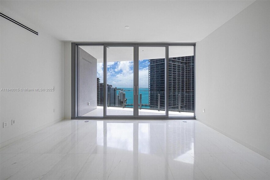 Building Photo - 300 Biscayne Boulevard Way