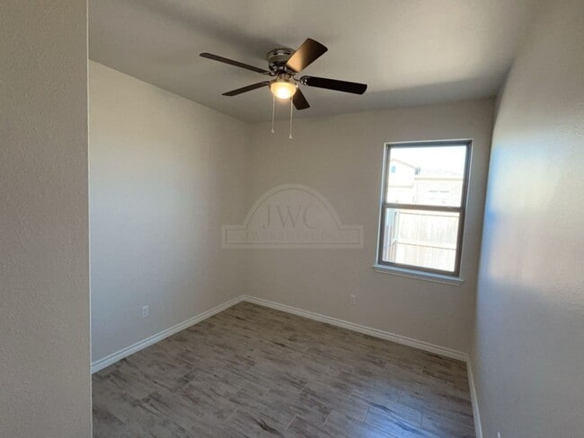 Building Photo - 5100 Rose Petal Ct