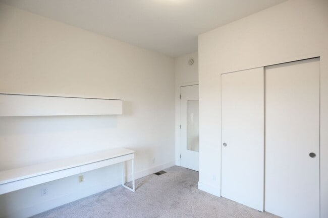 Building Photo - Spacious three-story 4BR/3BA single family home in Bernal Heights, Deck, View,W/D,Storage(637 Per...