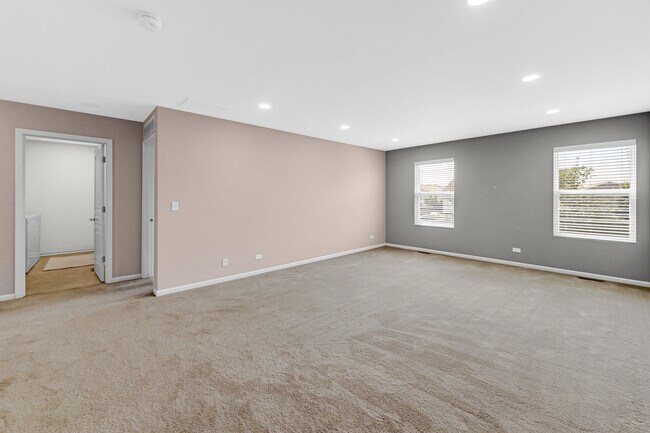 Building Photo - 821 Chopin Pl