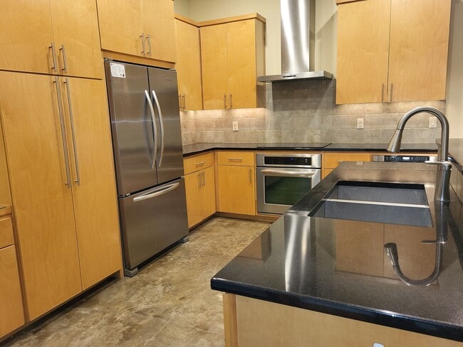 Building Photo - Contemporary Home in Woodlawn Terrace