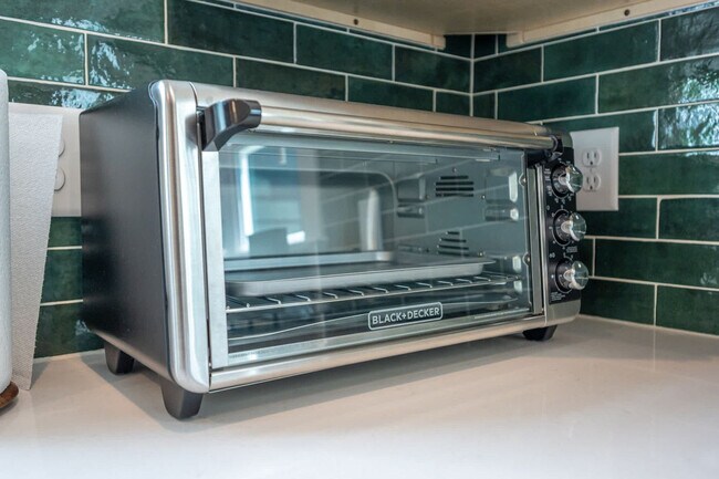 Building Photo - 2019 James St