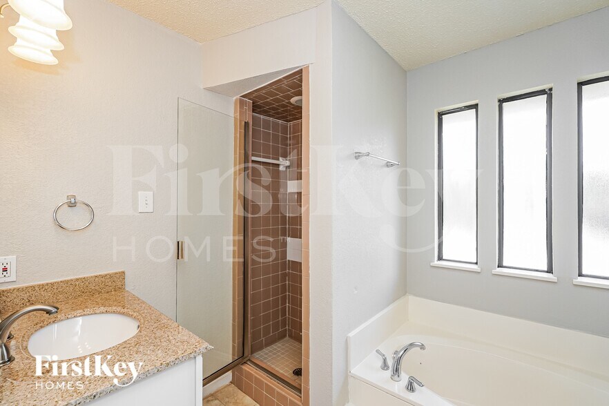 Building Photo - 6476 Sudbury Way
