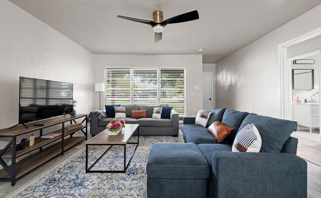 Building Photo - 4717 Edith St