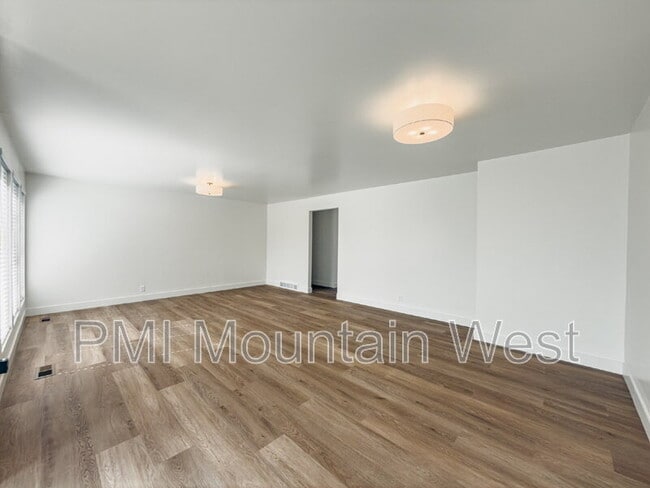 Building Photo - 345 S 850 E