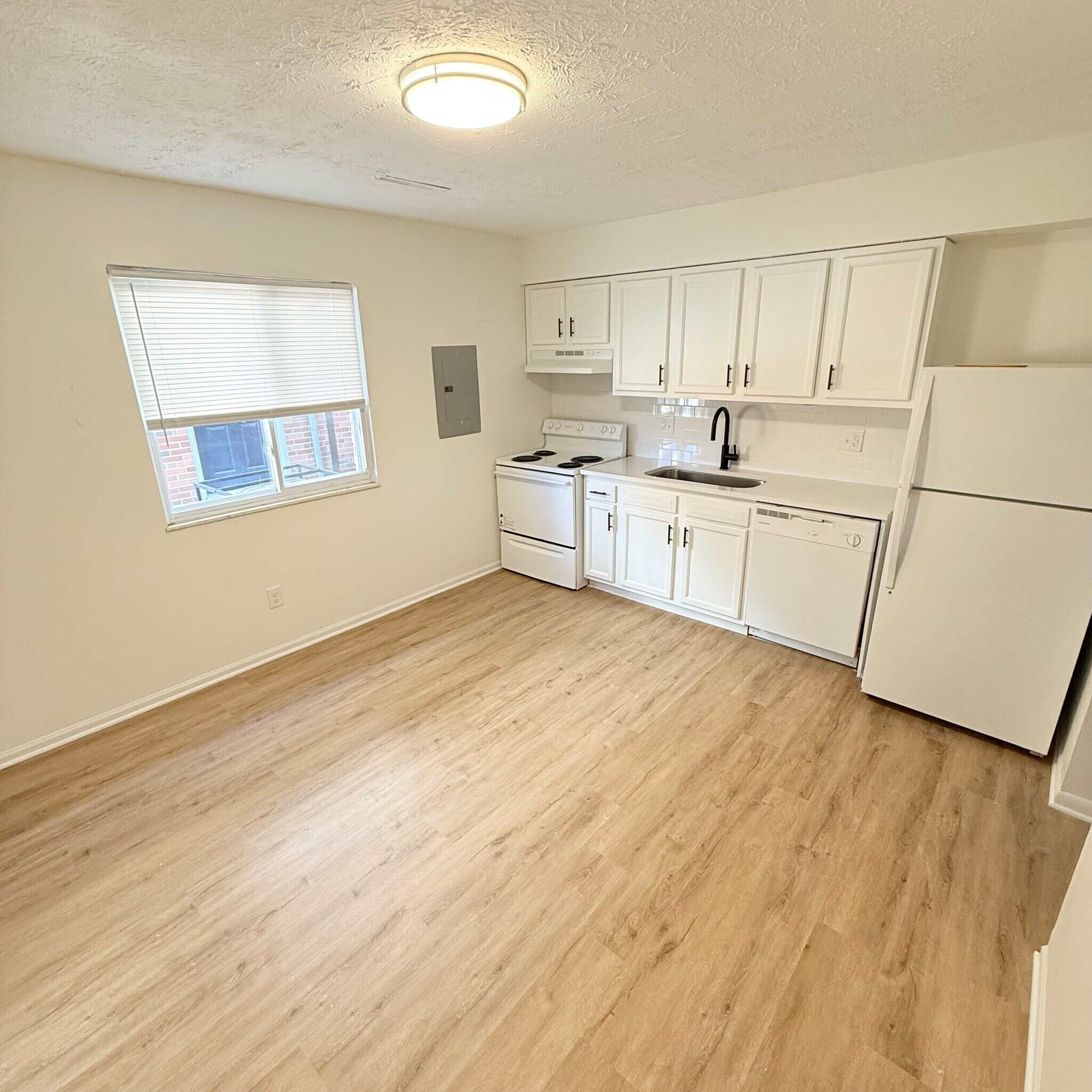 Building Photo - 235 Hamilton Ave