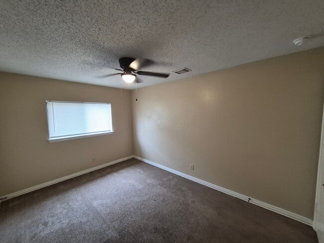 Building Photo - 8007 Chestnut Bluff Dr