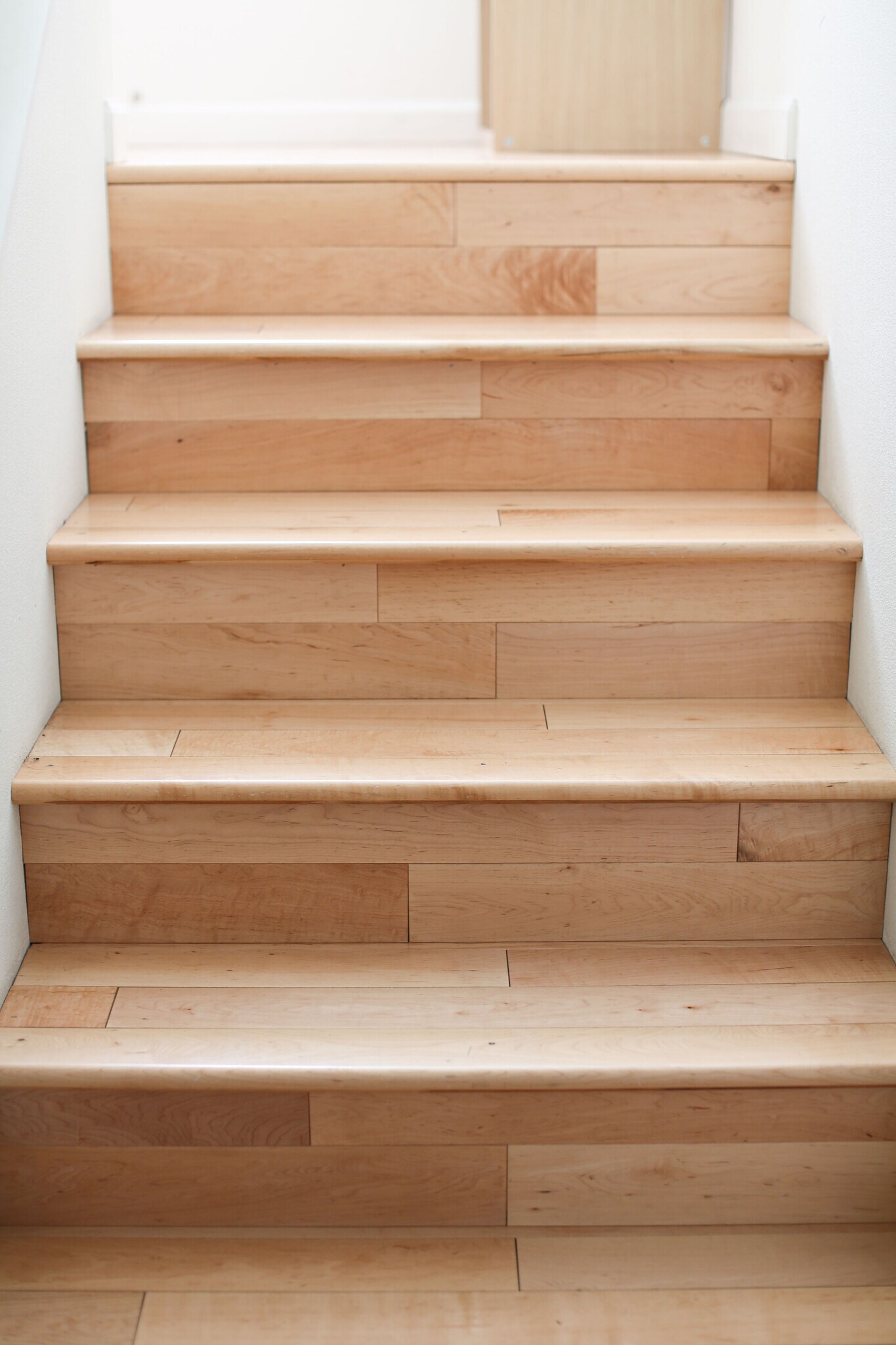 Hardwood main entrance stairs - 15458 SW Mallard Dr