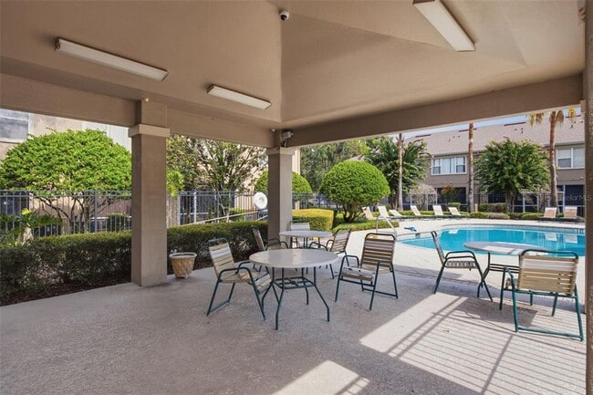 Building Photo - 4132 Bismarck Palm Dr