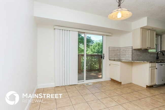 Building Photo - 1353 Meadow Dr