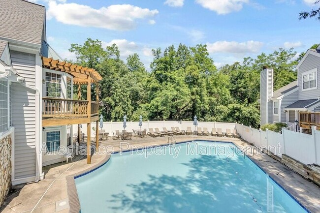 Building Photo - 314 Overlook Dr