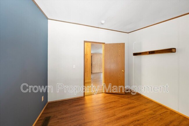 Building Photo - 2520 E Edgewood Dr