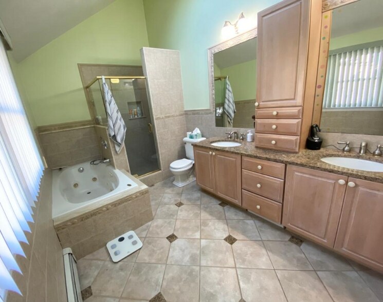 Building Photo - 6 Franklin St