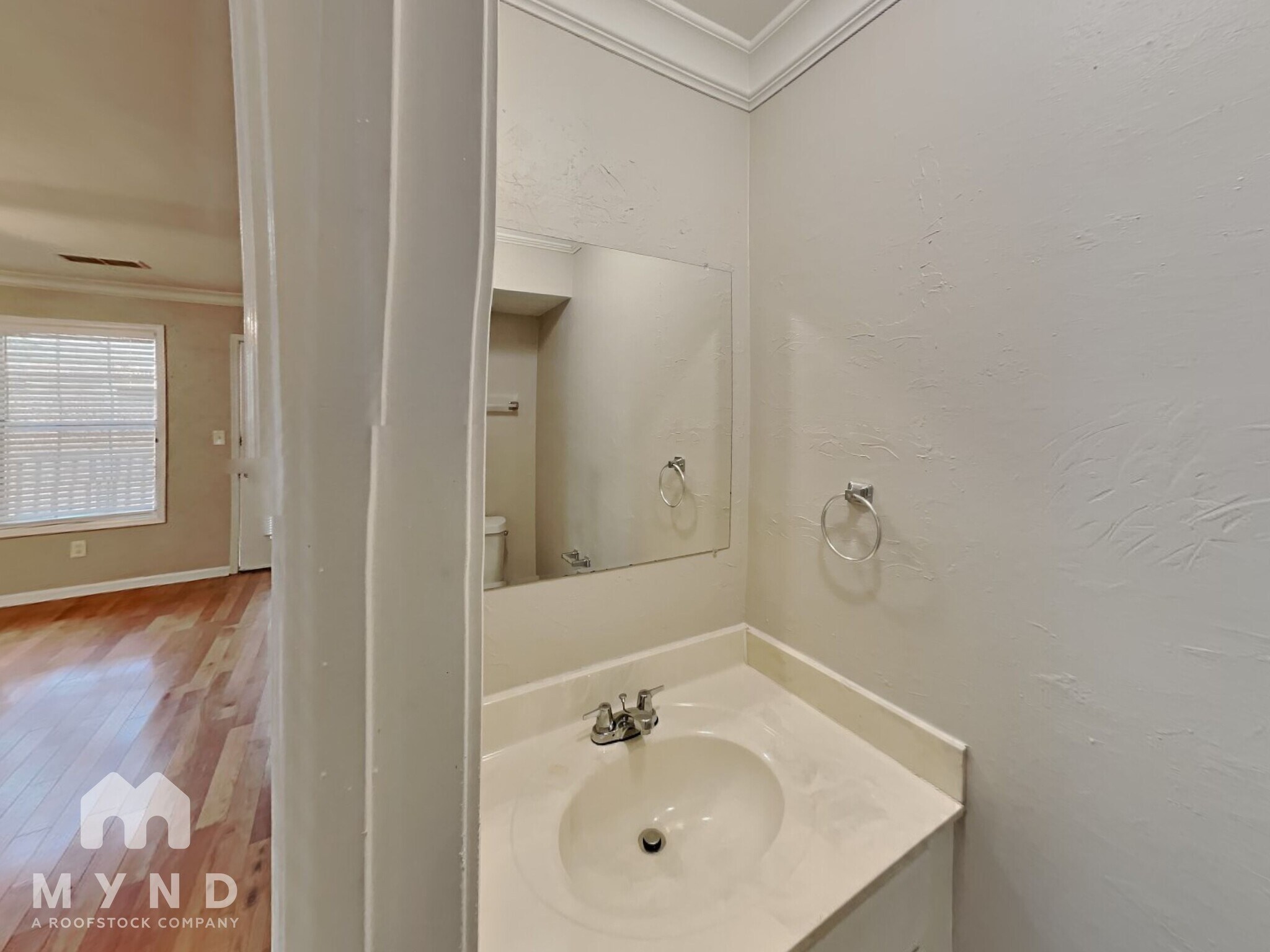 Building Photo - 5210 Laurel Bridge Dr SE