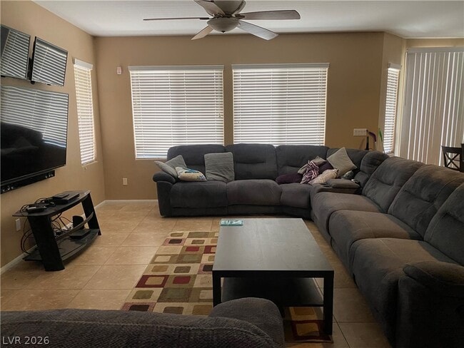 Building Photo - 7469 Calzado Dr