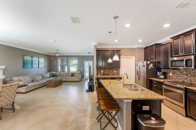 Building Photo - 13156 Green Violet Dr