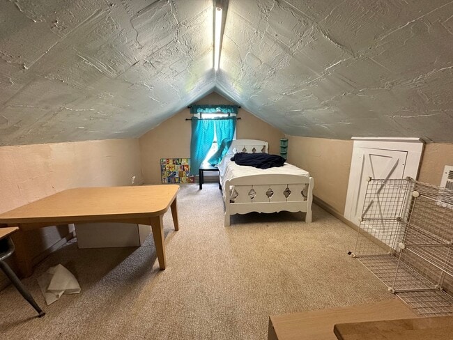 Building Photo - FOR RENT: Unique 2-Bed, 1-Bath Home on a C...